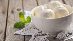 Glace au yaourt nature avec le Ninja Creami Deluxe