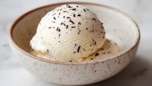 Glace stracciatella au yaourt grec protéiné