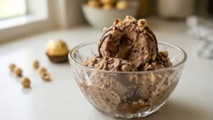 Glace Ferrero Rocher protéinée avec le Ninja Creami Deluxe